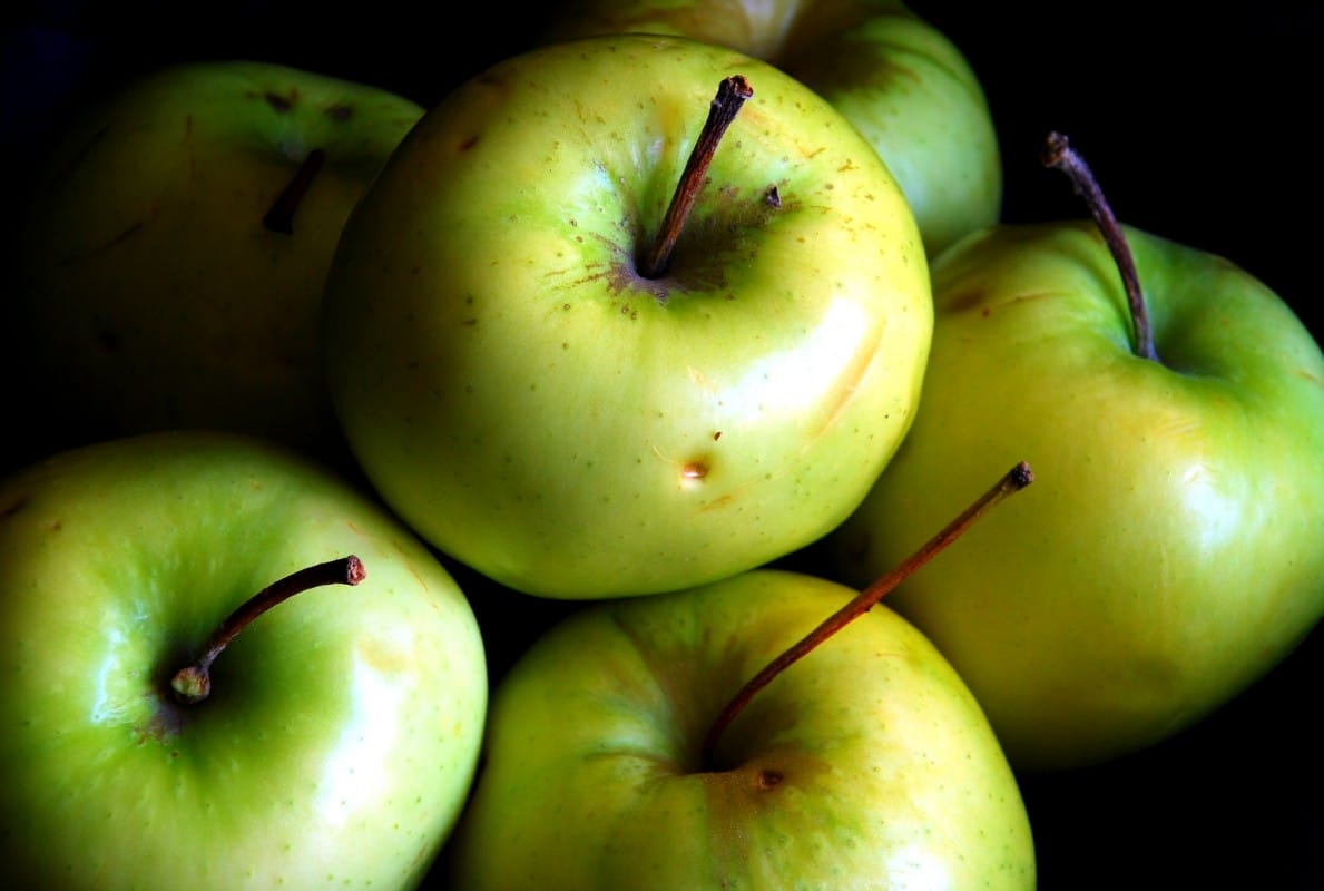 apples1-1189x800