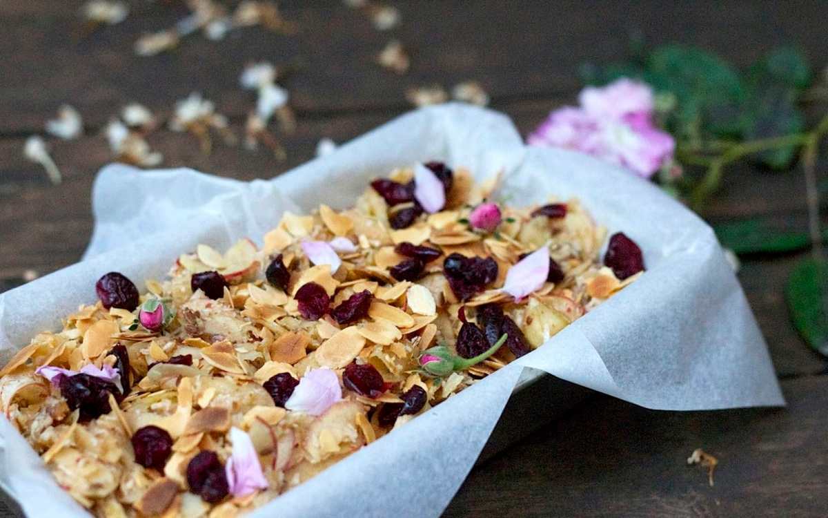 Raw Apple Pie With Almonds, Coconut, and Ginger [Vegan, Gluten-Free]