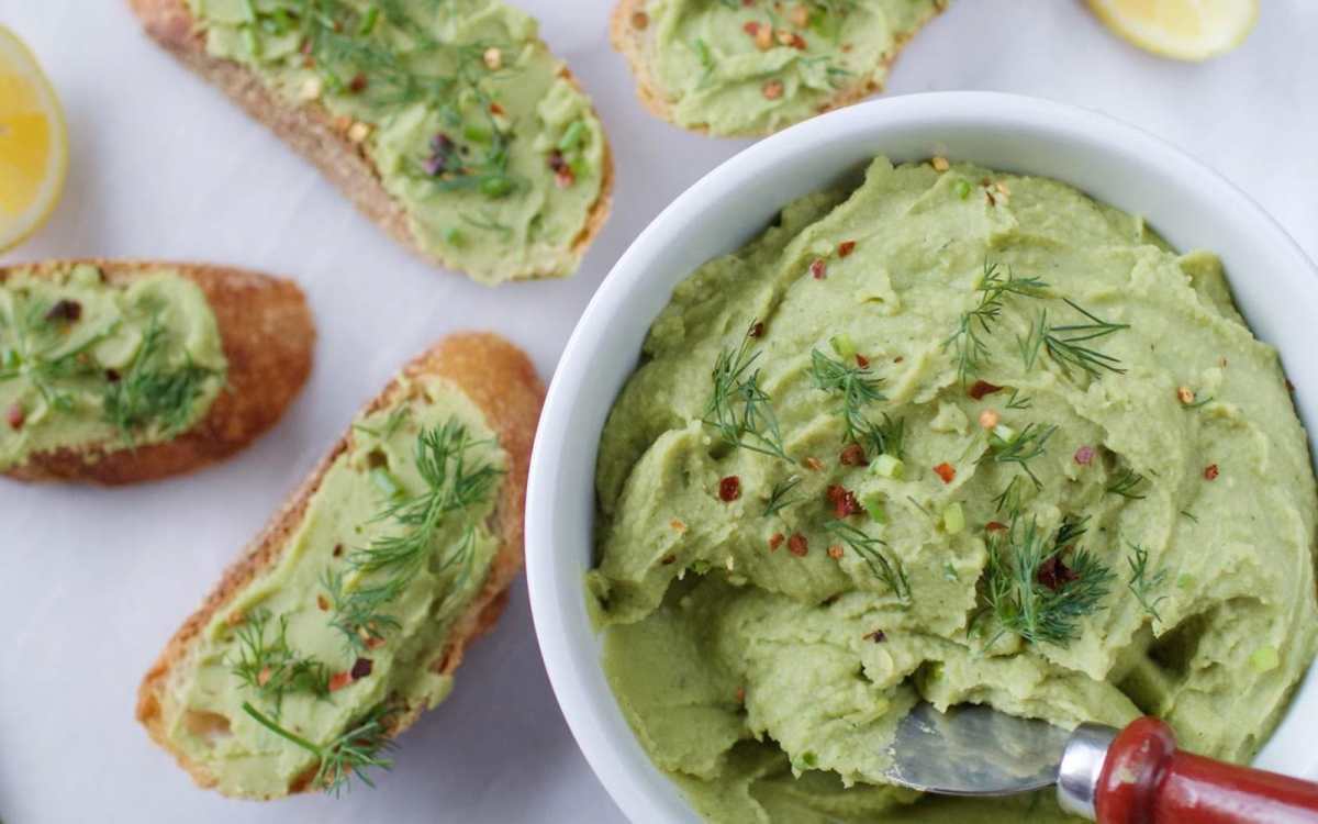 Roasted Garlic, Dill, and Chive Bean Dip