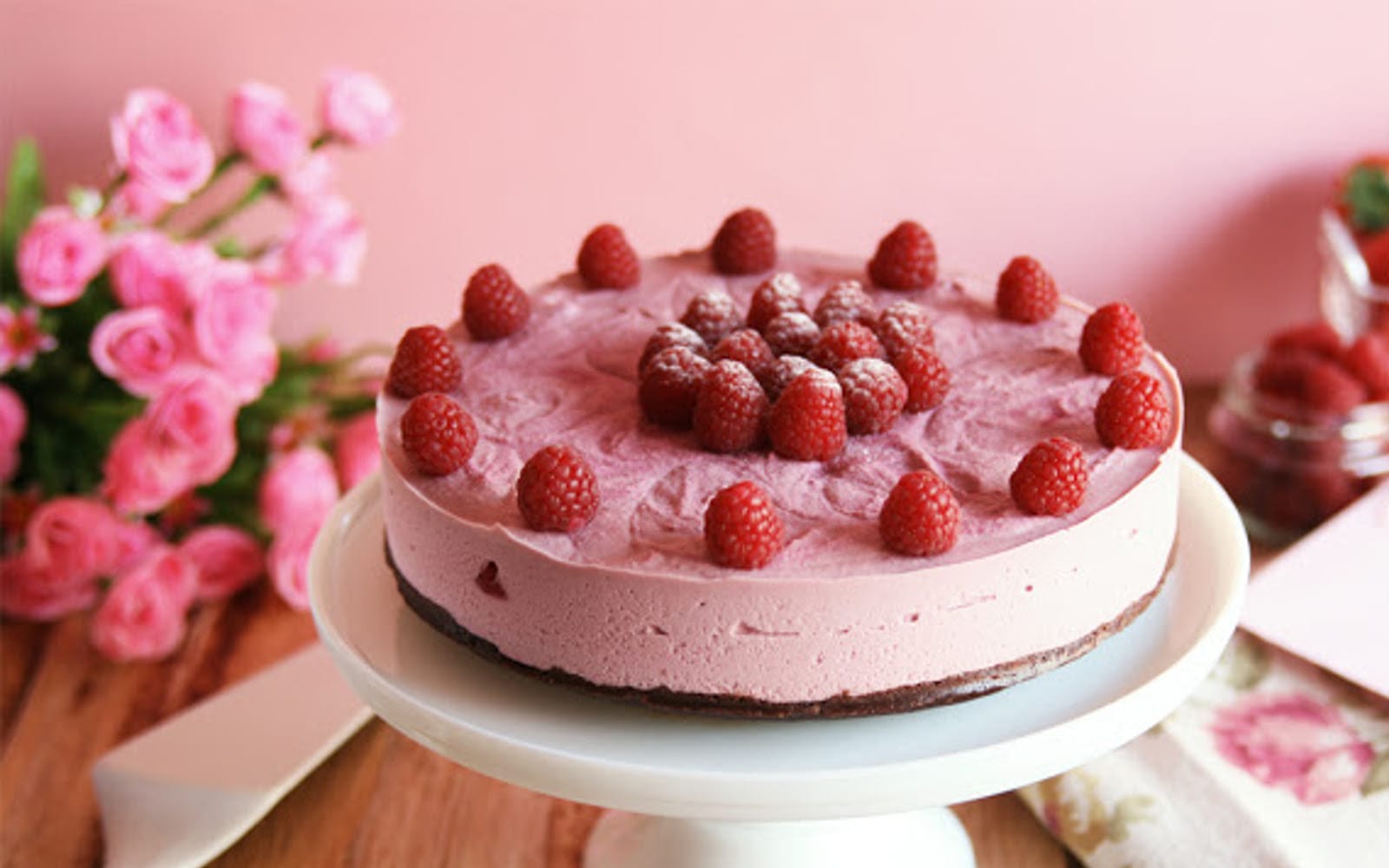 Raw Raspberry Cheesecake With a Chocolate Crust