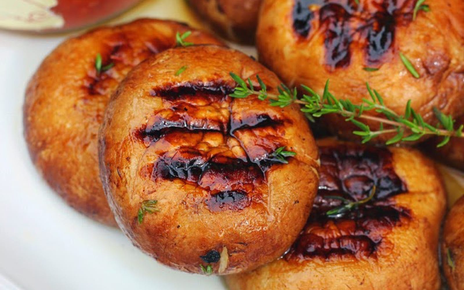 thyme grilled mushrooms