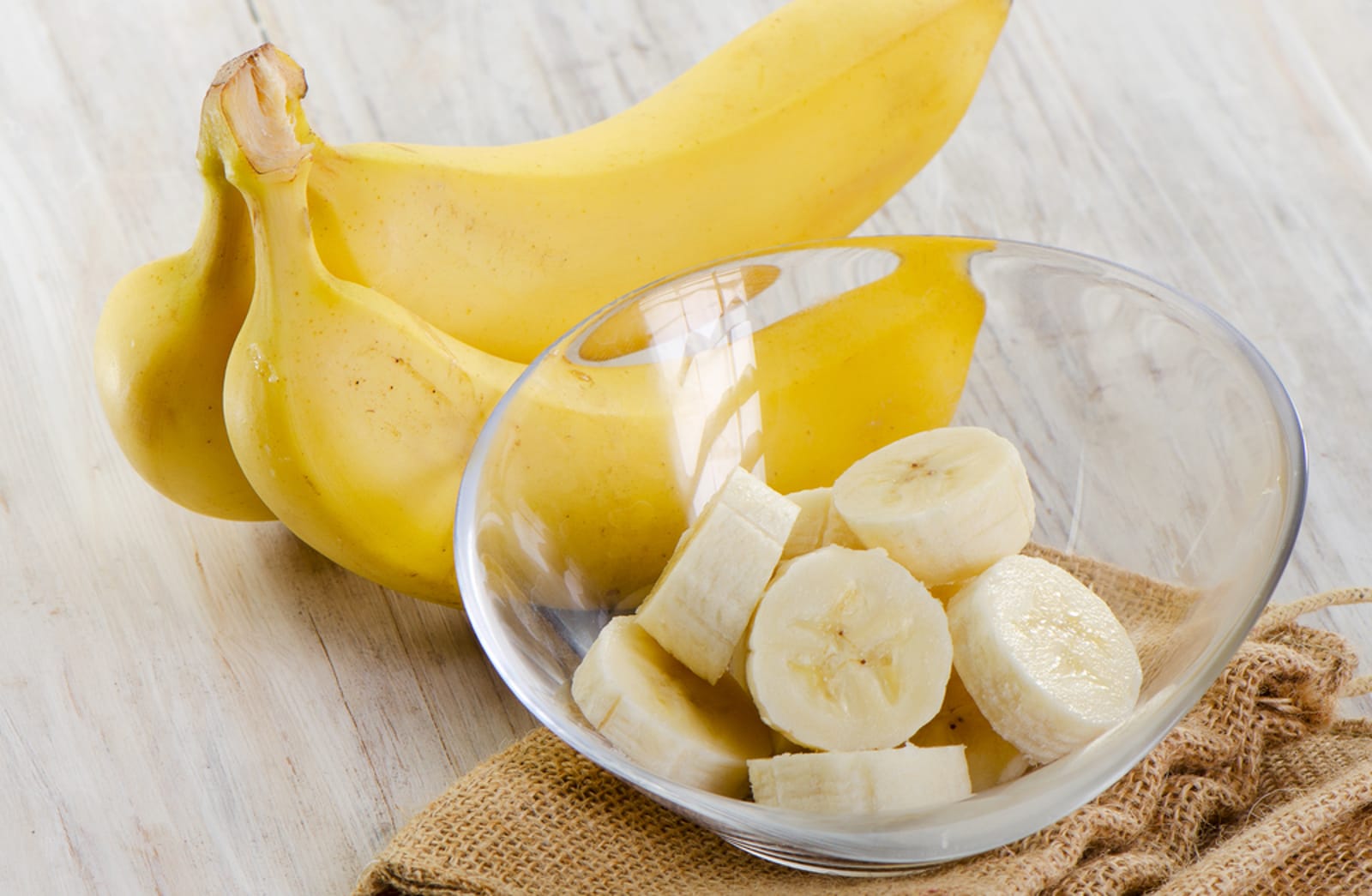 Sleep Tea, Conditioner, and Teeth Whitening: 7 Surprising Ways You Can Use Bananas