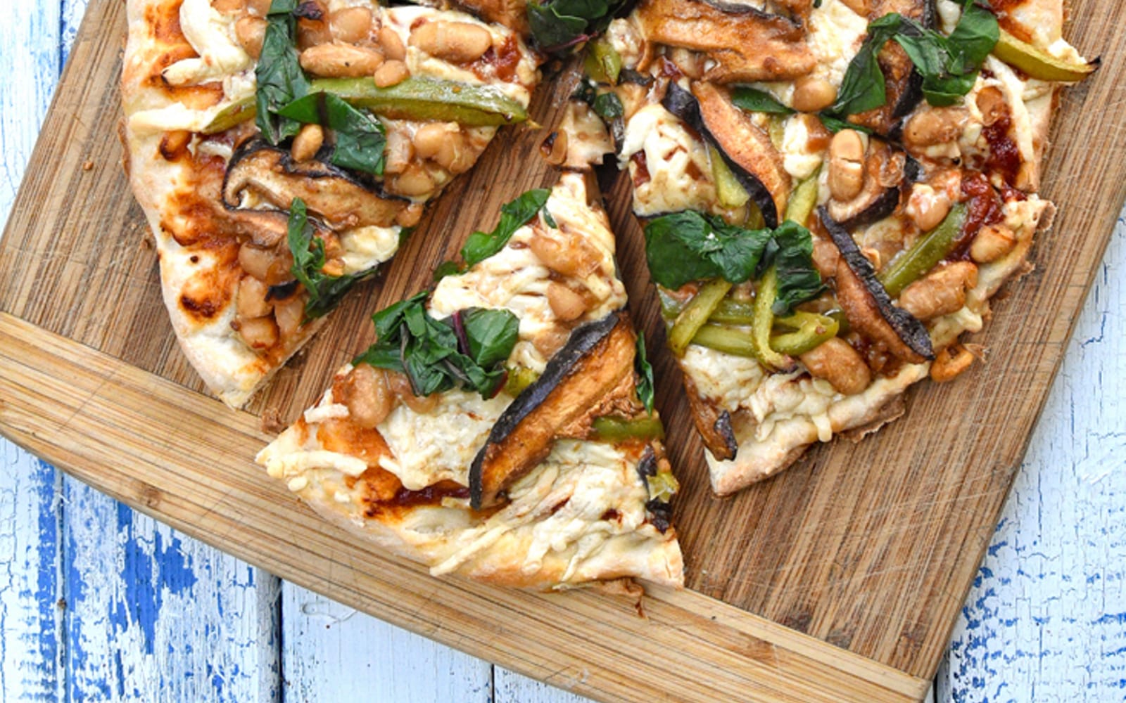 Char Siu Pizza: Pizza With Marinated Shiitake and Bell Peppers