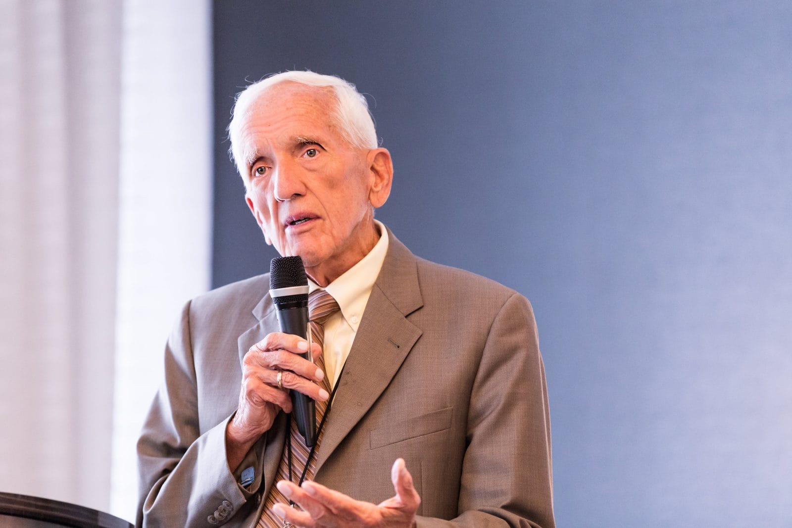 Dr. T. Colin Campbell Declares 'War on Cancer' Is Failing As Professionals Ignore Connection to Animal Protein