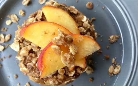 Vegan Peach Cobbler Muffins With Toasted Oat and Brown Sugar Streusel [Vegan]