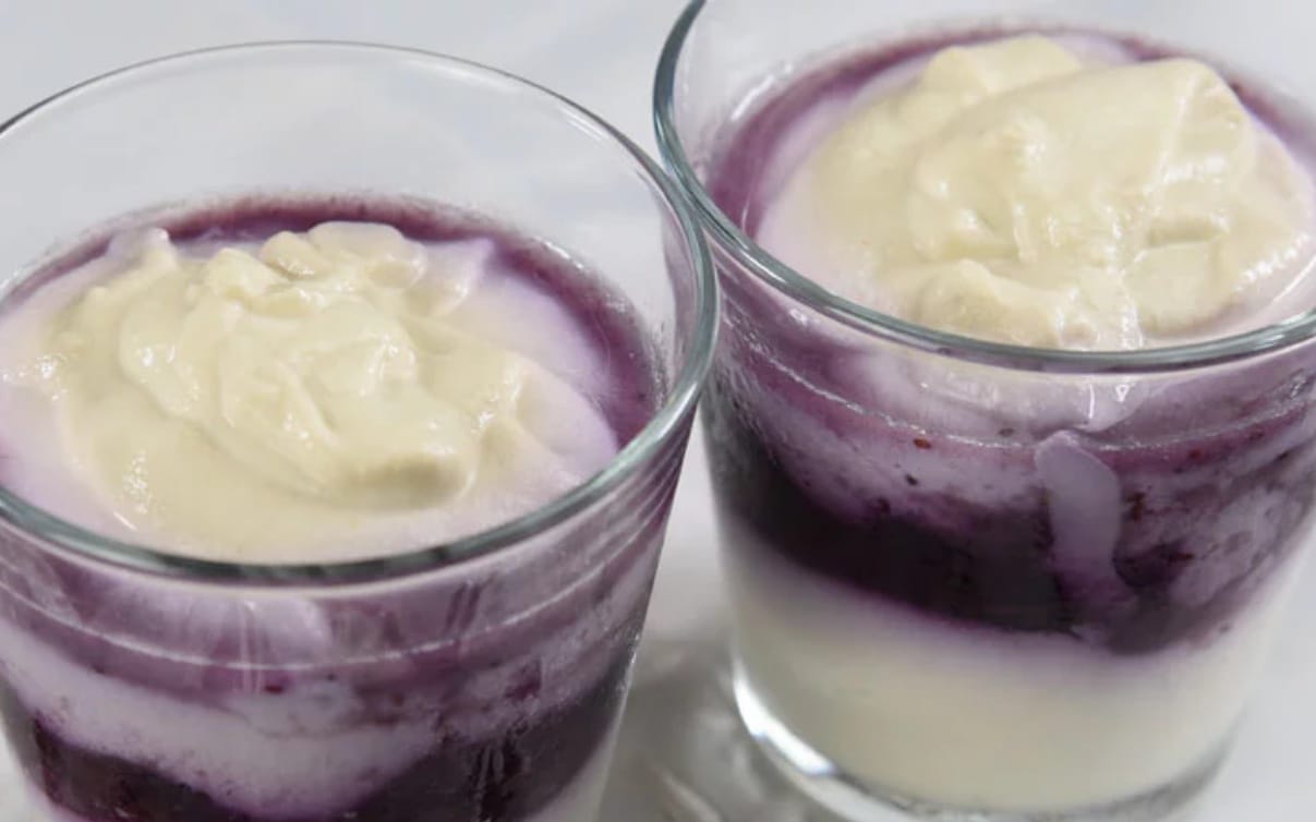 Vegan blueberry cheesecake jars