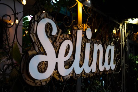 "Selina" sign